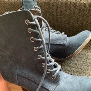 navy blue booties